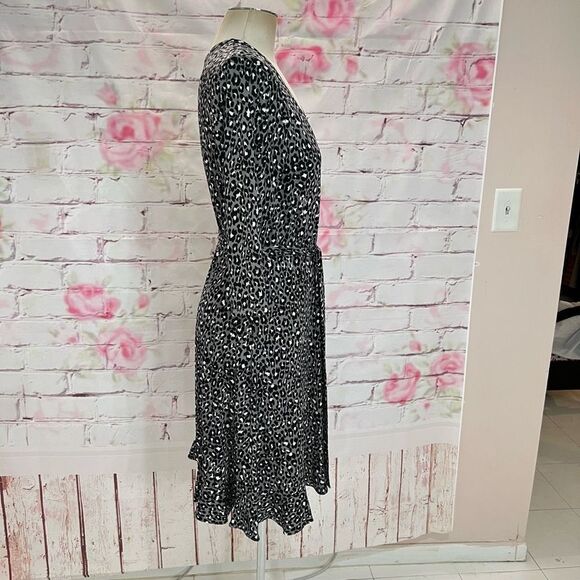 🔥🔥5 for $25🔥🔥 Leota Cheetah Print Wrap Top Tie Waist Slip-On Long Sleeve Dress - Picture 3 of 8